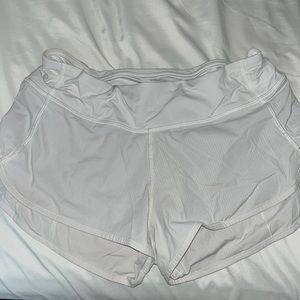 White Low Rise Lululemon Speed Up Short 2.5”